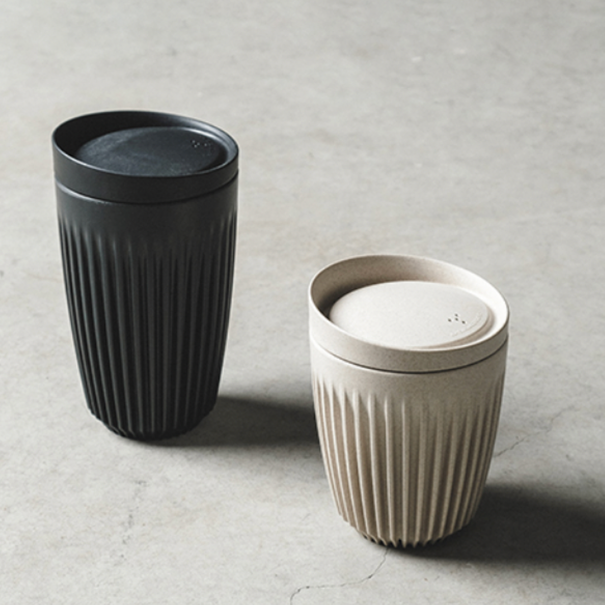 HuskeeCup 12oz with Lid Charcoal with HuskeeCup 8oz with Lid Natural