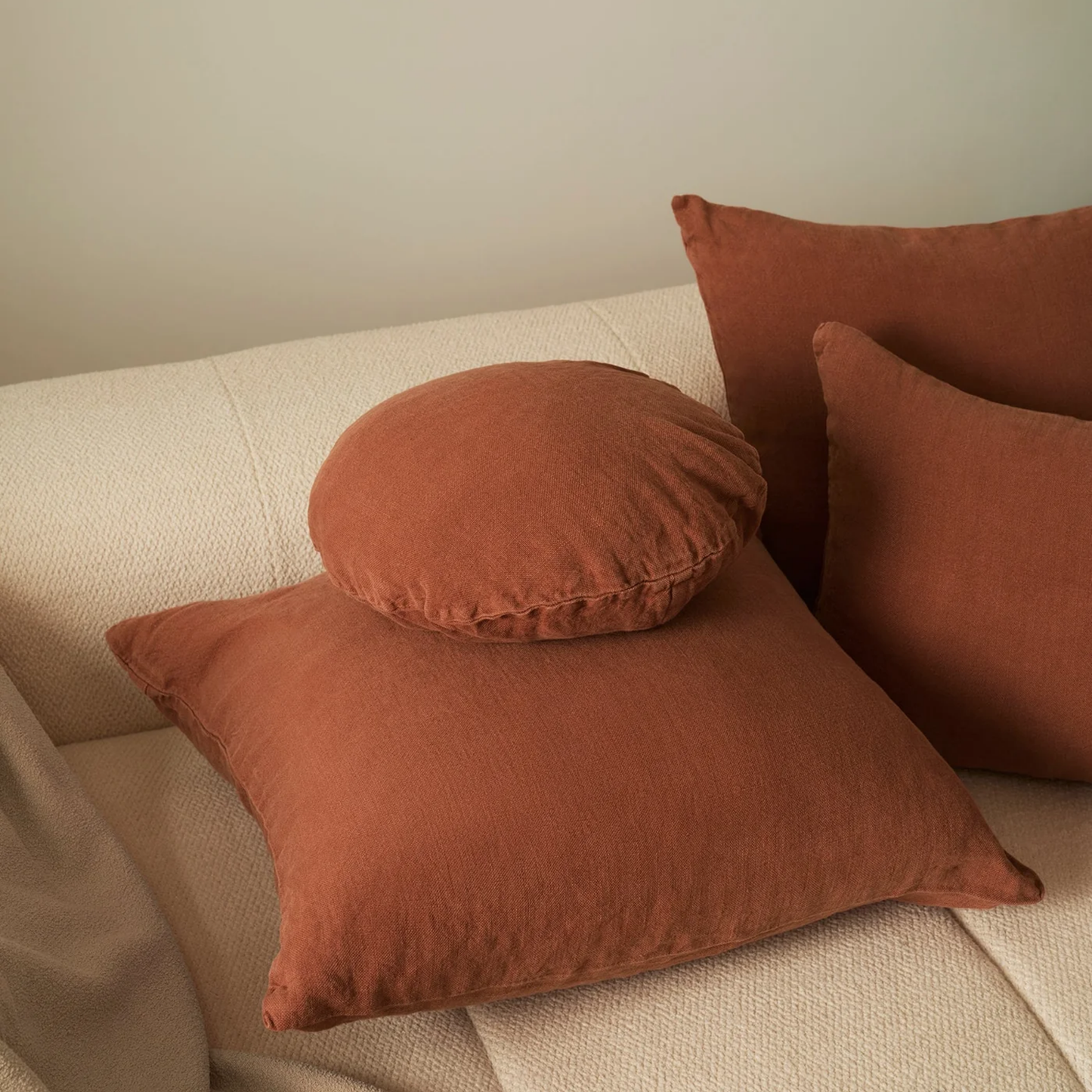 Cushion Linen (63cm x 63cm) Rust