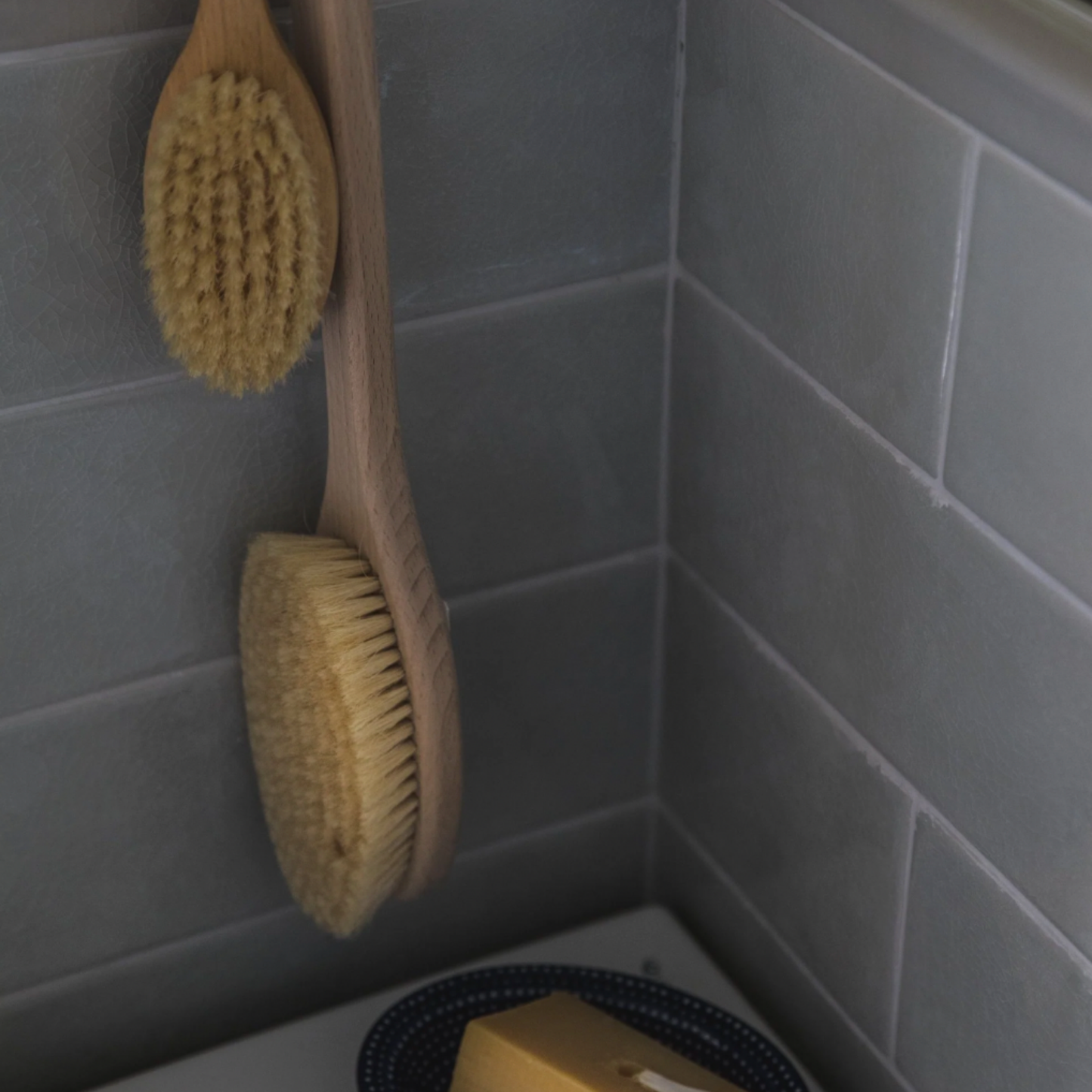 Redecker beech bath brush 50 cm hanging in bathroom shower