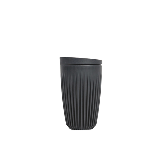 HuskeeCup 12oz with Lid Charcoal out of packaging