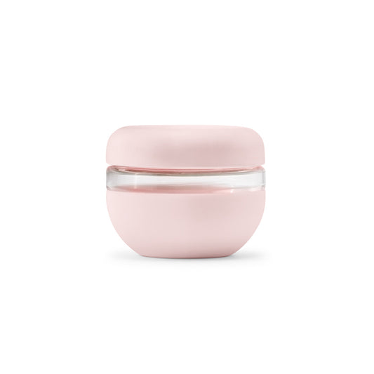 WP seal tight glass bowl 480ml blush on a white background