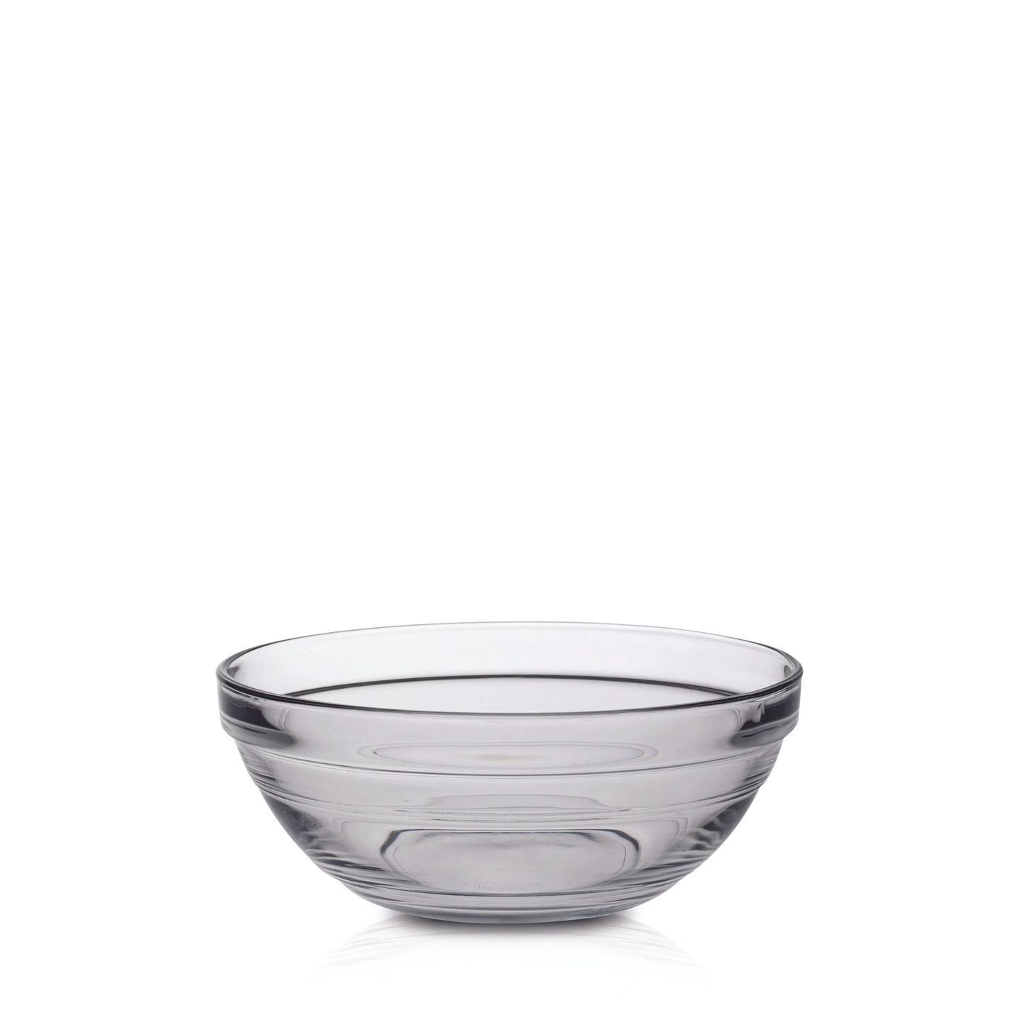 Clear Duralex transparent glass bowl with rounded shape, stackable design, 97cl - 17cm, ideal for salad, punch, or sauce.