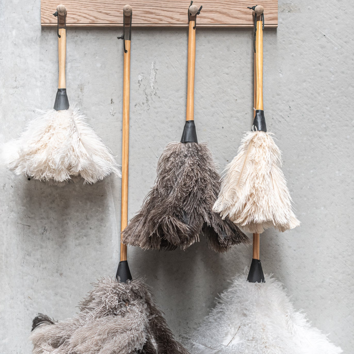 Close up on the Fathom Ostrich Feather Duster 50cm Cream soft natural feather duster for careful and gentle dusting.