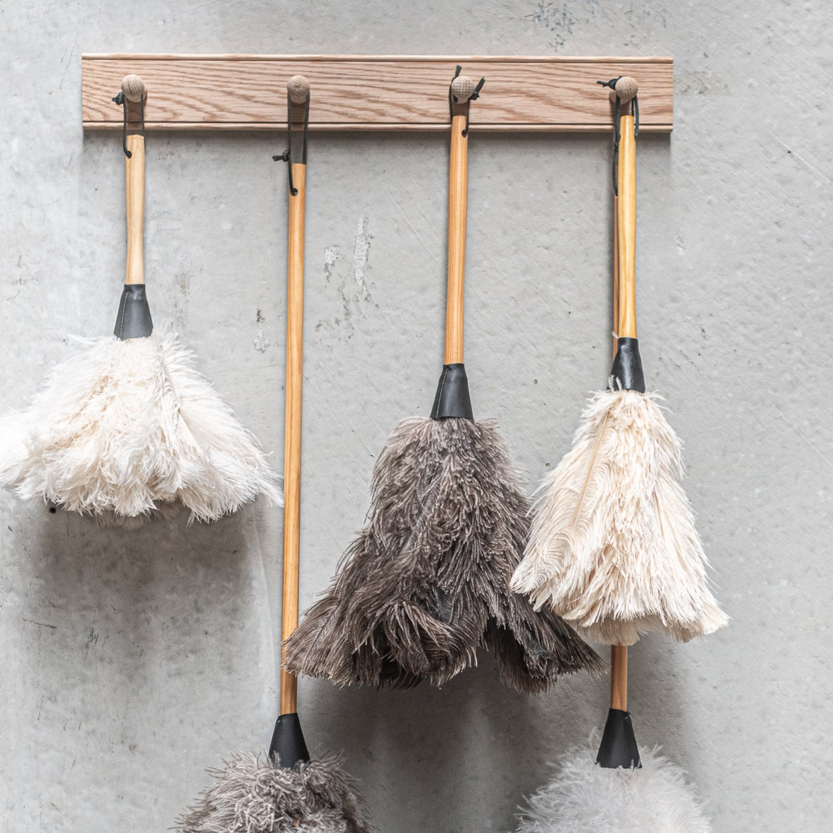 Close up on the Fathom Ostrich Feather Duster 50cm Natural soft natural feather duster for careful and gentle dusting.