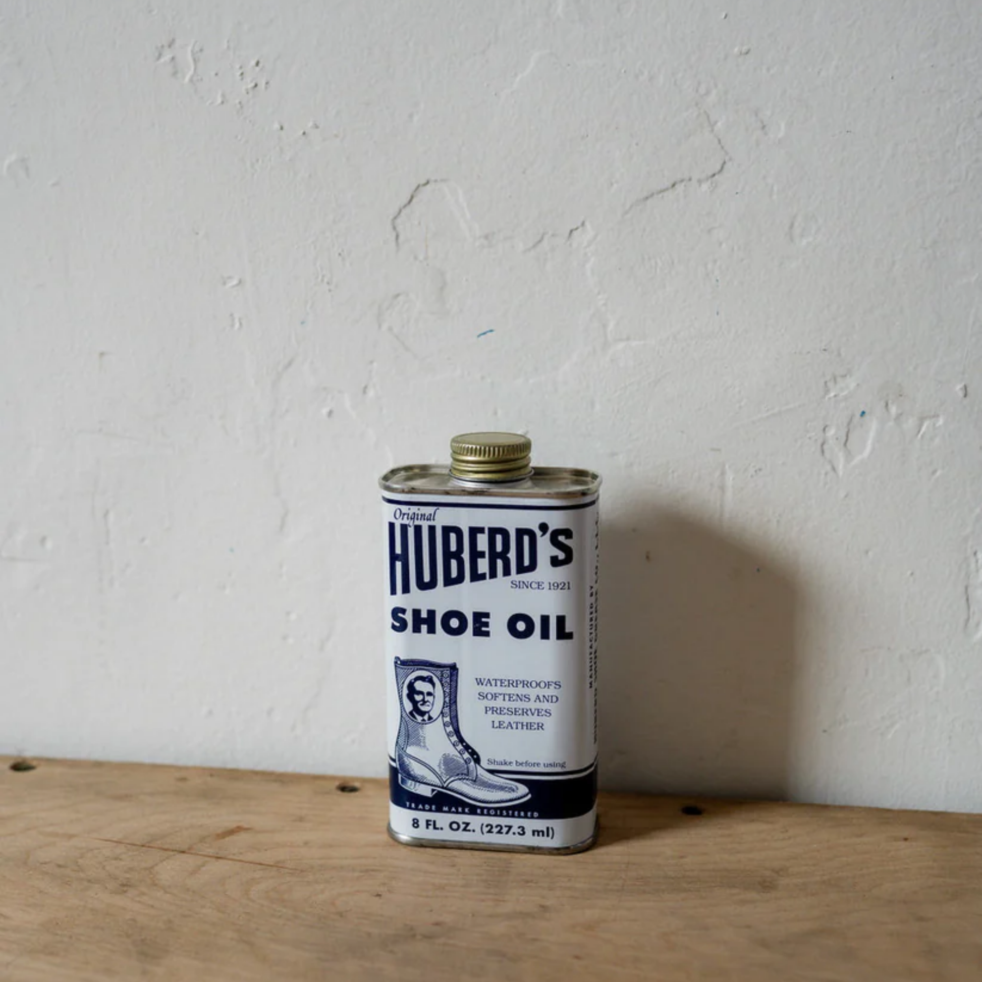 Huberds shoe oil can side view