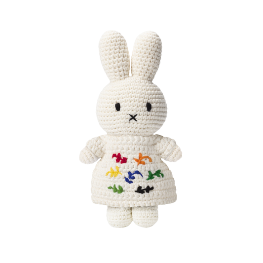 Front view of the handmade Miffy Miffy Crochet 25cm Matisse dress, 100% organic cotton, CE 3+.