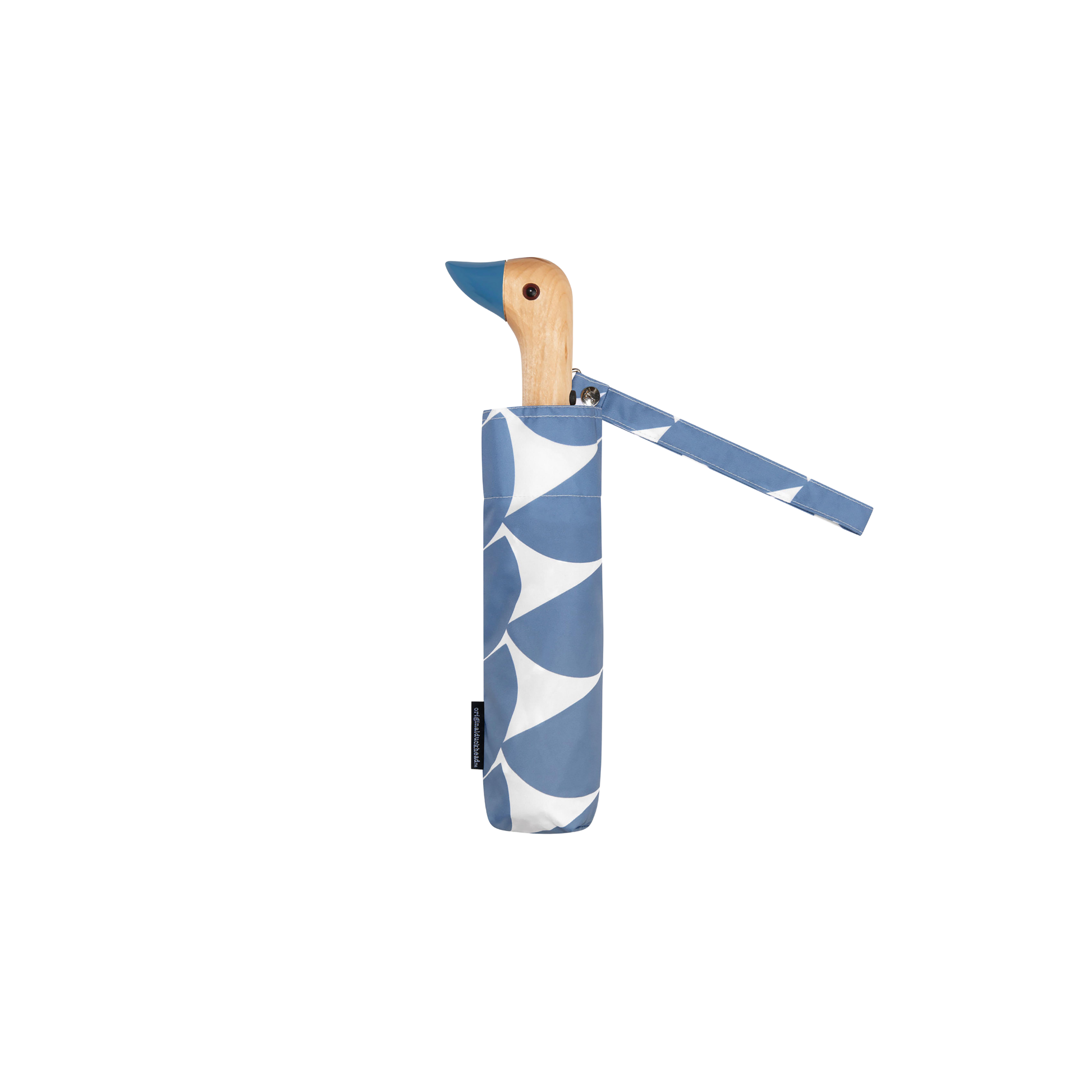 Folded inside its pouch, the Original Duckhead Duck Umbrella Compact Denim Moon from 100% recycled plastic bottles and robust to keep you dry, it fits into any backpack or tote bag, it is wind resistant, has automatic open button and high-strength steel frame. For everyday use no matter the weather.