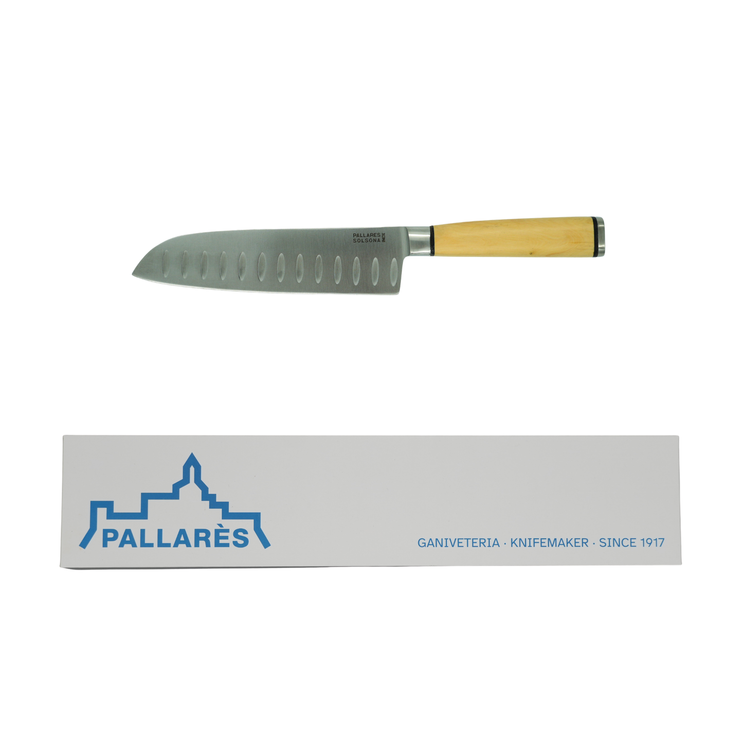 Showing the knife and the box from Pallares Solsona Santoku Knife 17cm Stainless Steel Boxwood Handle