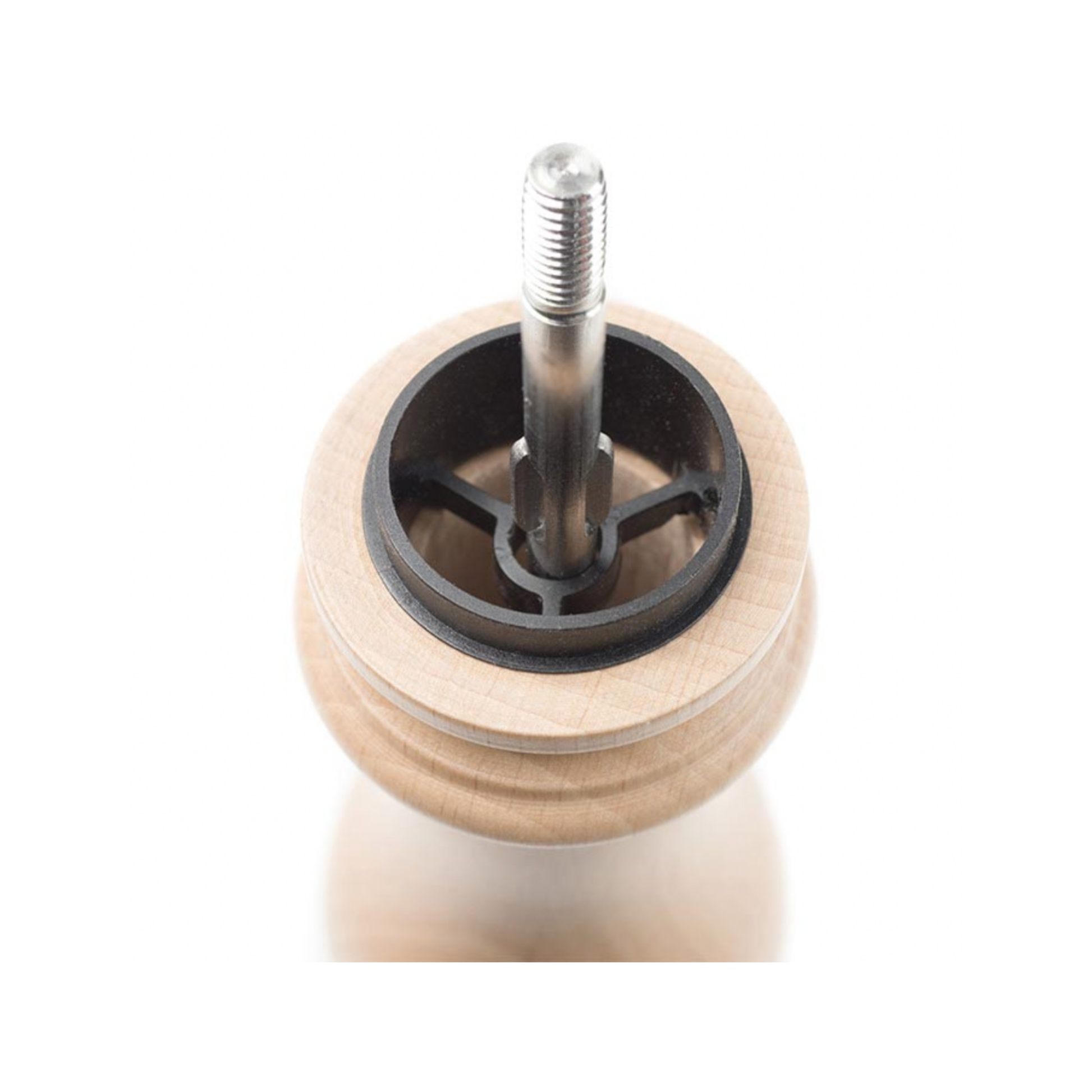 Peugeot Paris uSelect Pepper Mill 18cm Natural top view close up on grinding mechanism