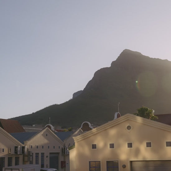 Video showing craftmanship in the factory for Fieldbar luxury coolers