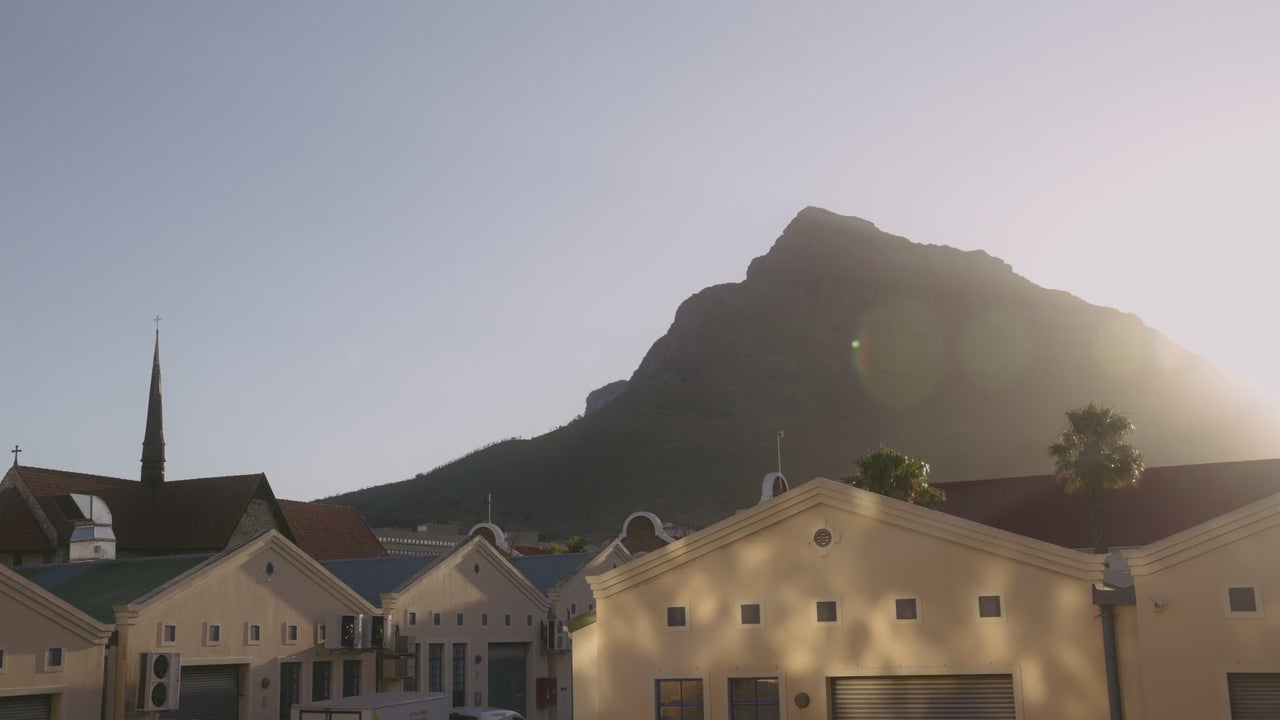 Video showing craftmanship in the factory for Fieldbar luxury coolers