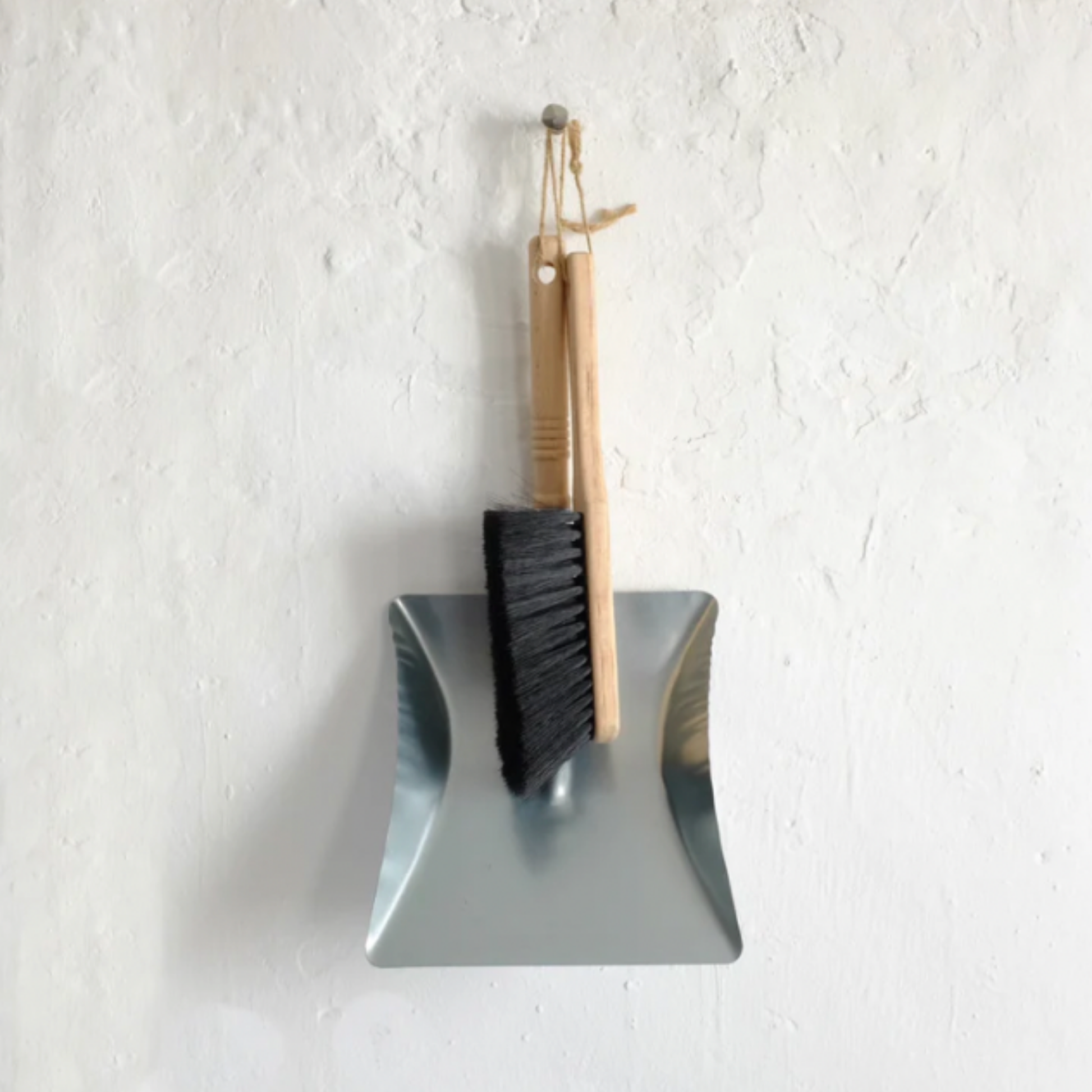 Redecker dust pan brush and display hanging with dust pan