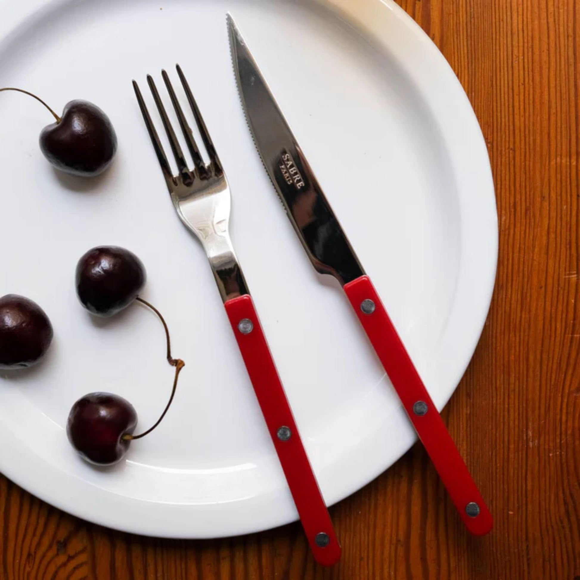 Fork and knife from Sabre Bistrot Cutlery Burgundy 24 Piece Set