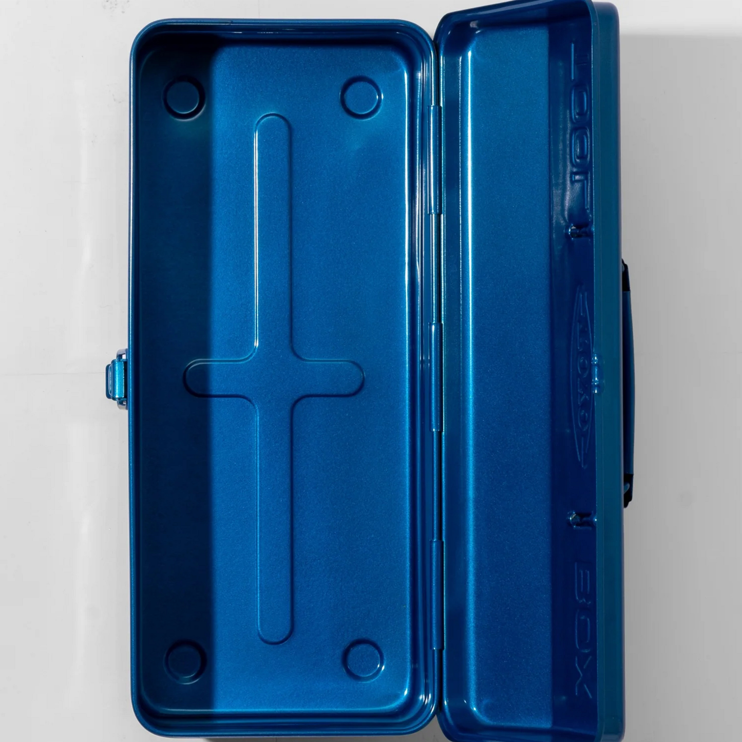 Open and top view of the Toyo Toolbox Camber Top Y-350 Matte Blue from pressed steel, combines with ample storage capacity and sleek stylish look.