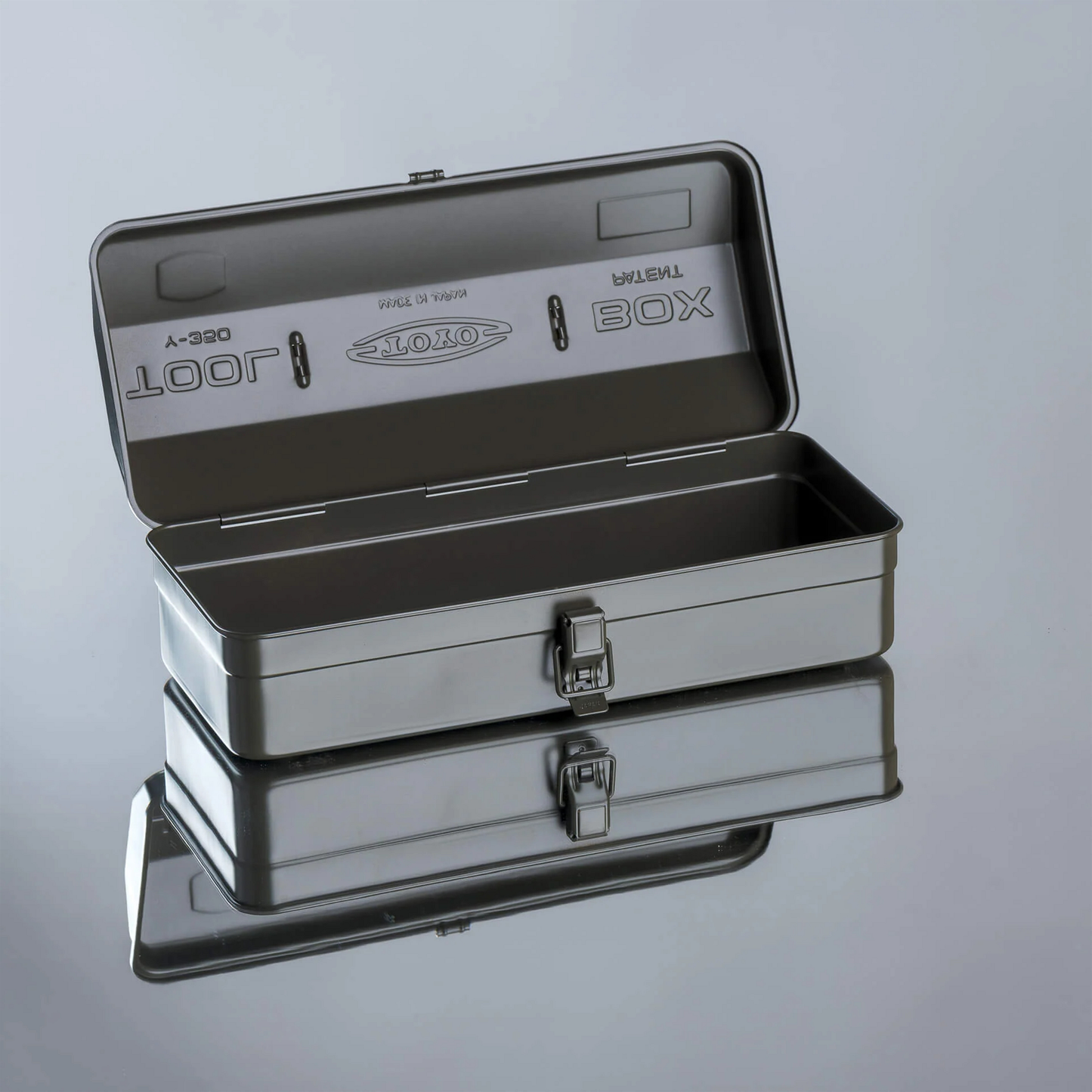 Another image for open and front view Toyo Toolbox Camber Top Y-350 Matte Moss Green which is from pressed steel, combines with ample storage capacity and sleek stylish look.