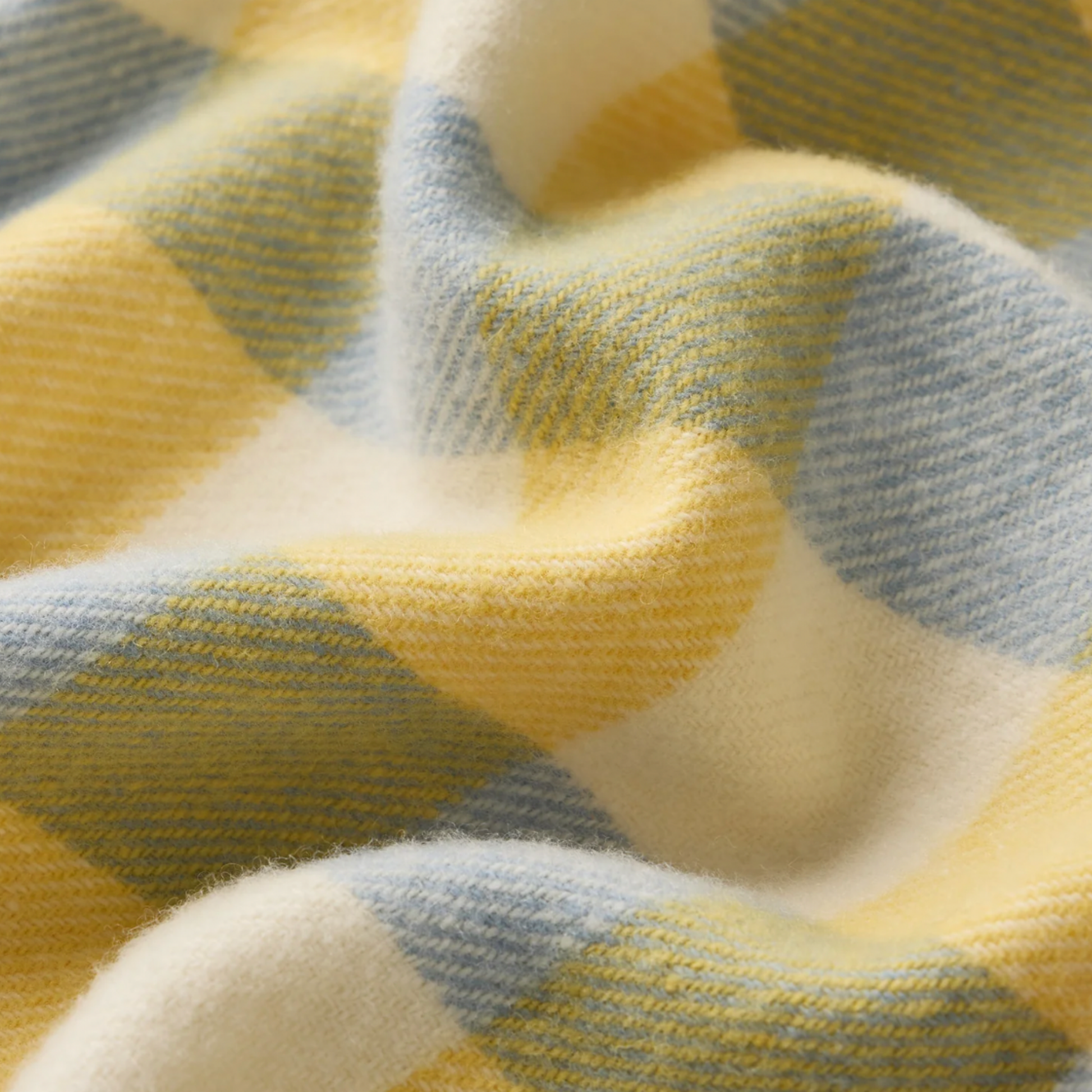 Close up of Waverly Mills baby blanket pattern